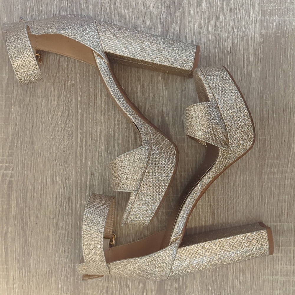 Dream Pairs Gold Chunky Heels - Picture 5 of 10